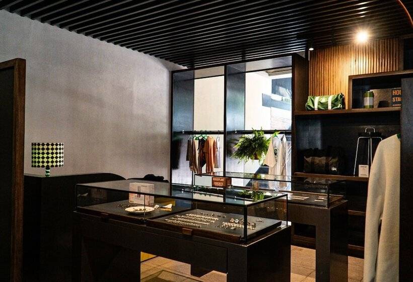 Flamboyan Hotel & Residences