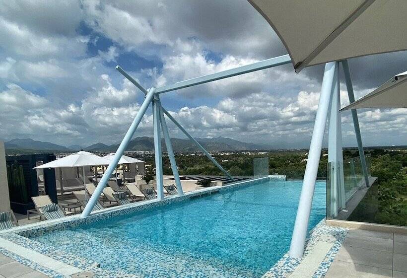 Flamboyan Hotel & Residences