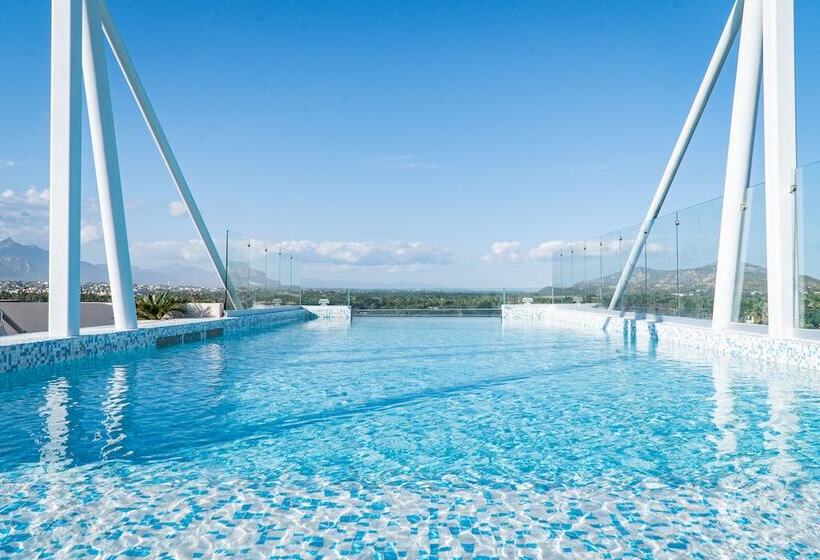 Flamboyan Hotel & Residences