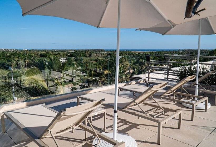 Flamboyan Hotel & Residences
