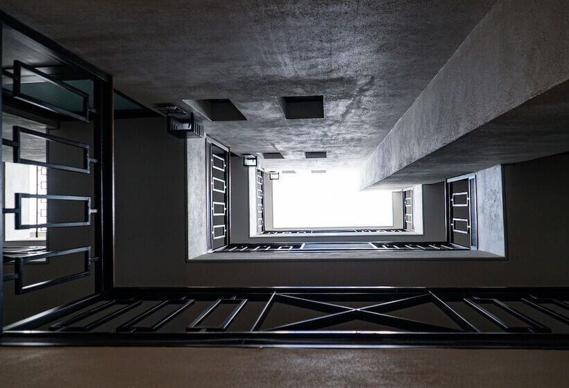 Flamboyan Hotel & Residences