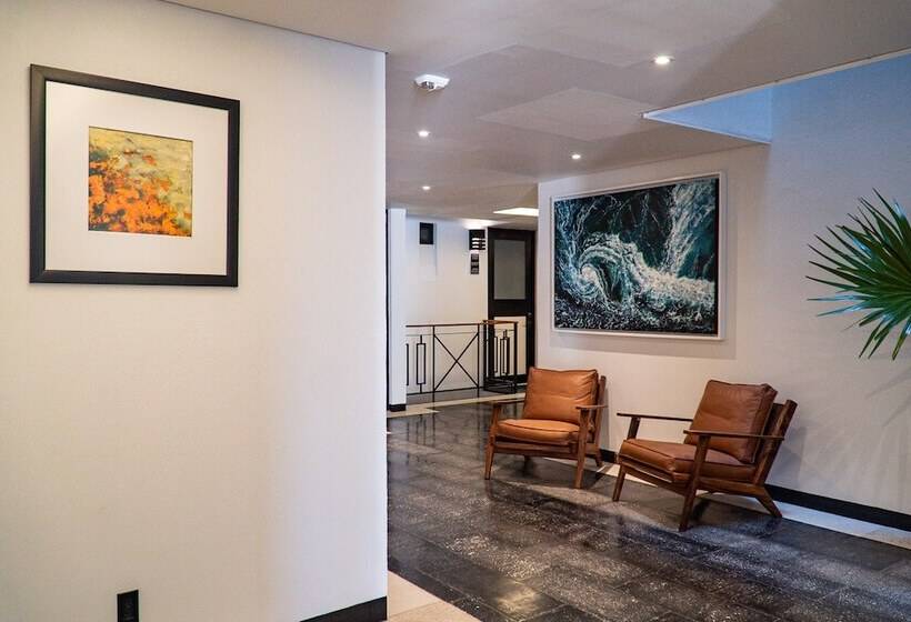 Flamboyan Hotel & Residences