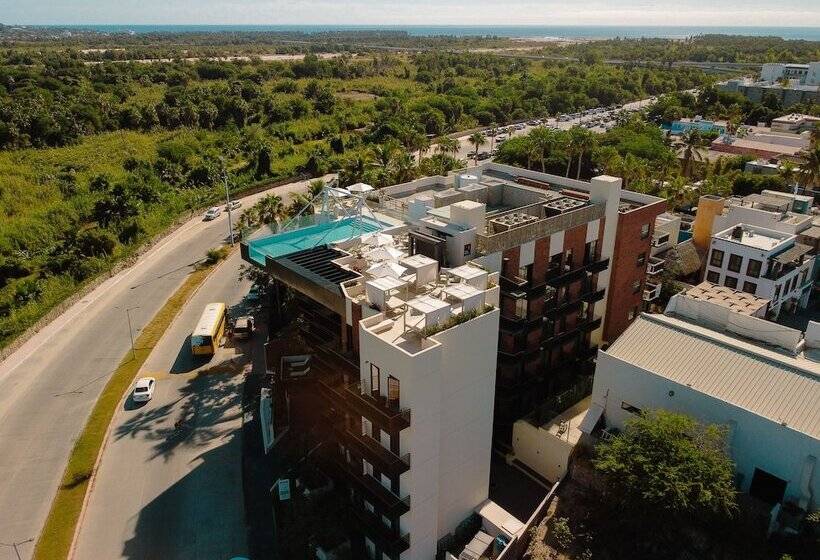 Flamboyan Hotel & Residences