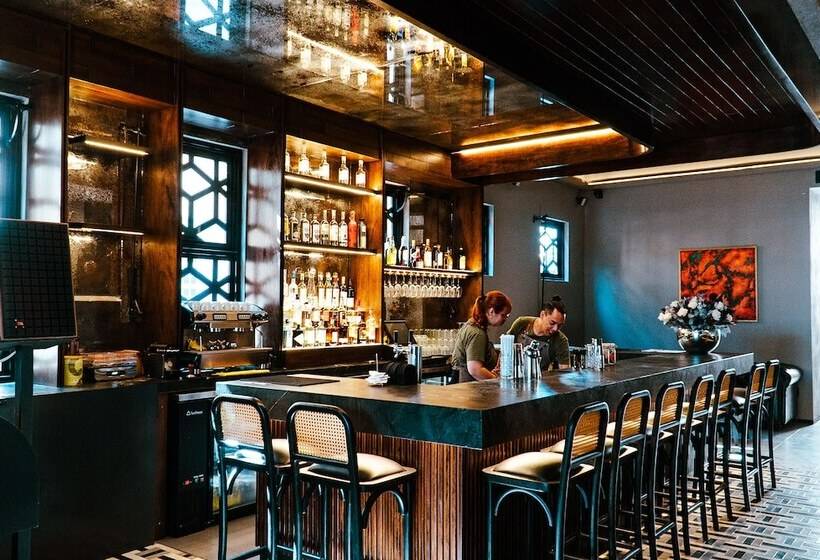 Flamboyan Hotel & Residences