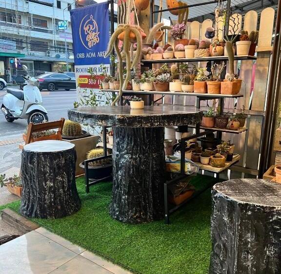 호텔 ห้องพักโอบอ้อมอารีย์ Orb Aom Aree