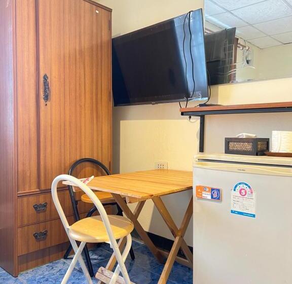 호텔 ห้องพักโอบอ้อมอารีย์ Orb Aom Aree