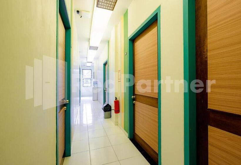 فندق Capital Cikokol Redpartner