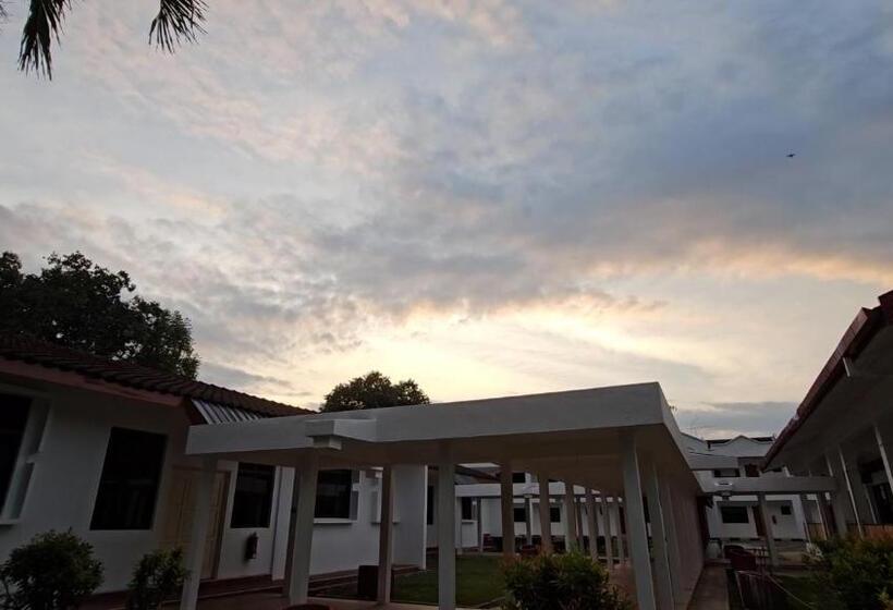 فندق Cottage Inn Gerik