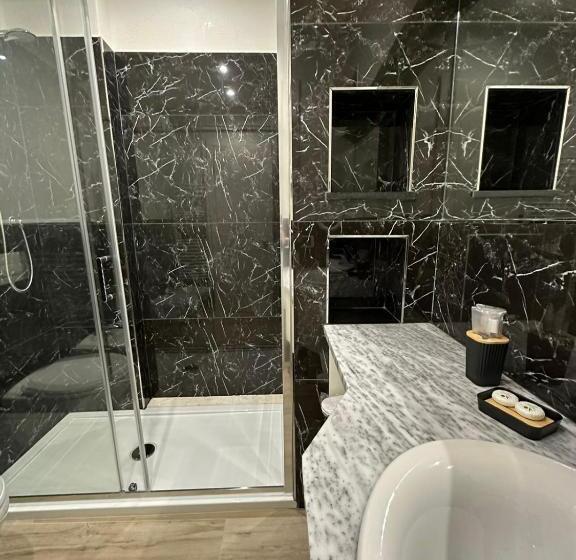 בית מלון כפרי Evergreen Laguna Vain Lezhe