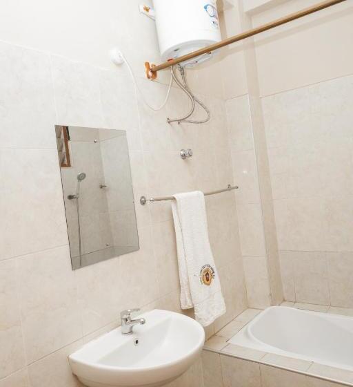 هتل Freeman Methodist Guest House