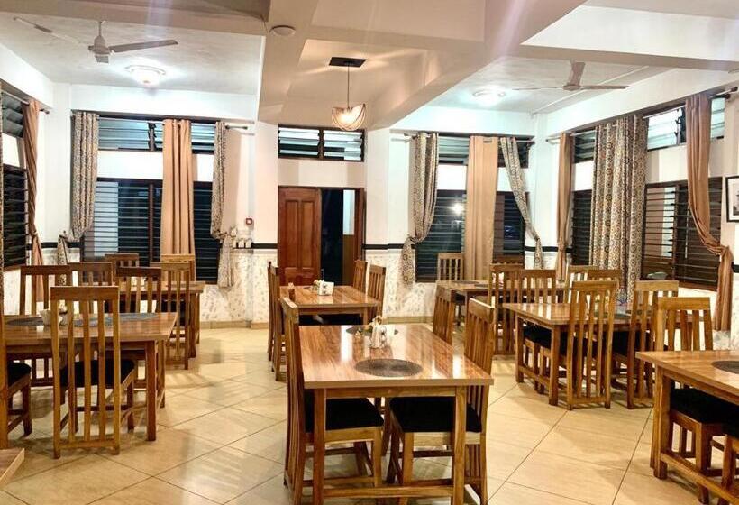 هتل Freeman Methodist Guest House