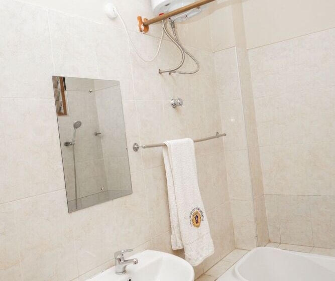 هتل Freeman Methodist Guest House