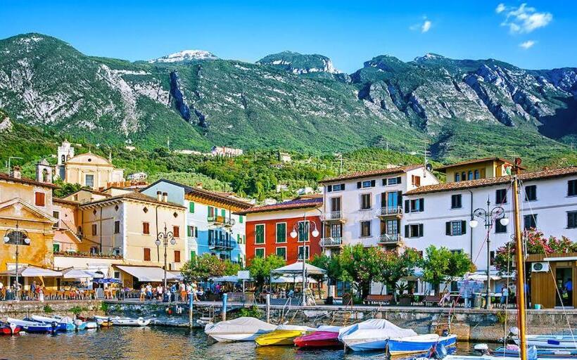 호텔 Gabbiano Garda Lake Collection