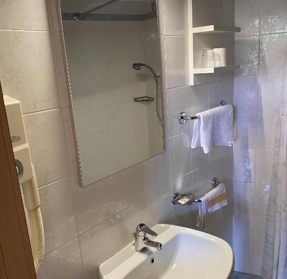 호텔 Gabbiano Garda Lake Collection