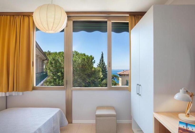 호텔 Gabbiano Garda Lake Collection