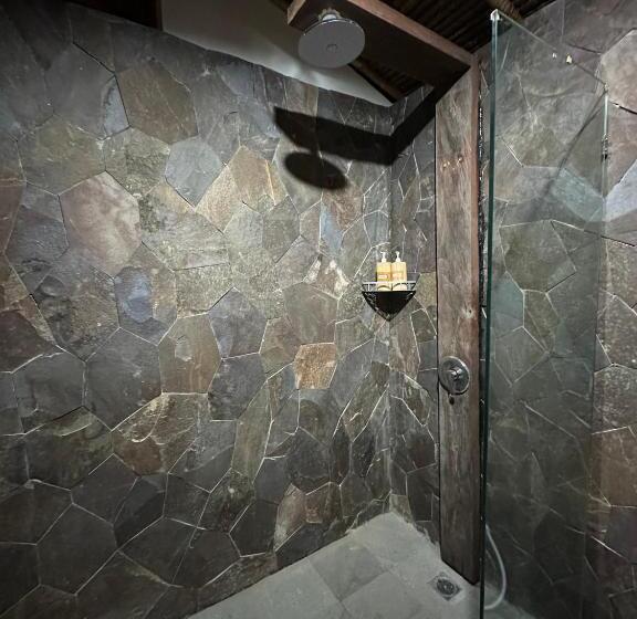 בית מלון כפרי Glamping @ Pebbles & Fins