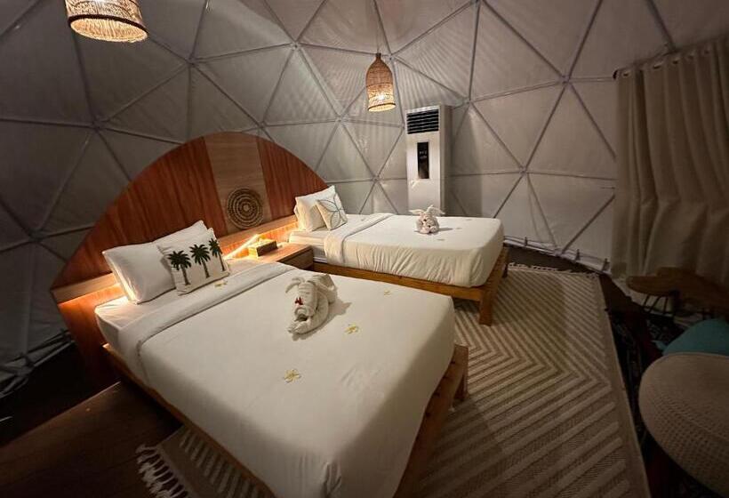 בית מלון כפרי Glamping @ Pebbles & Fins