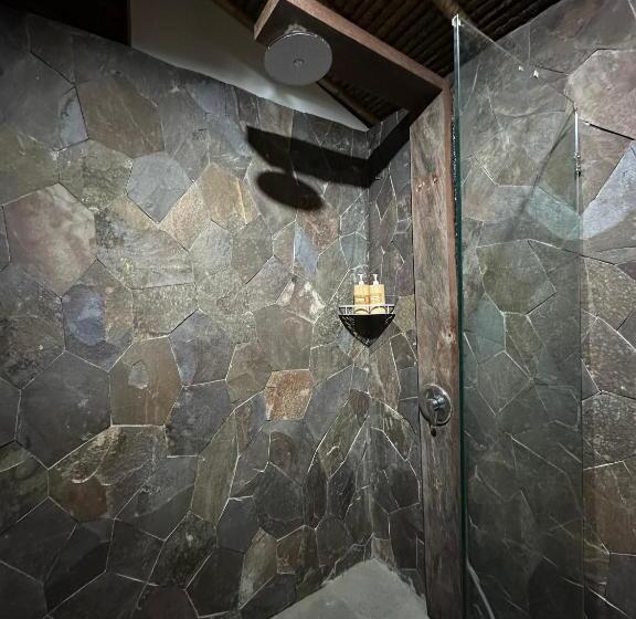 בית מלון כפרי Glamping @ Pebbles & Fins