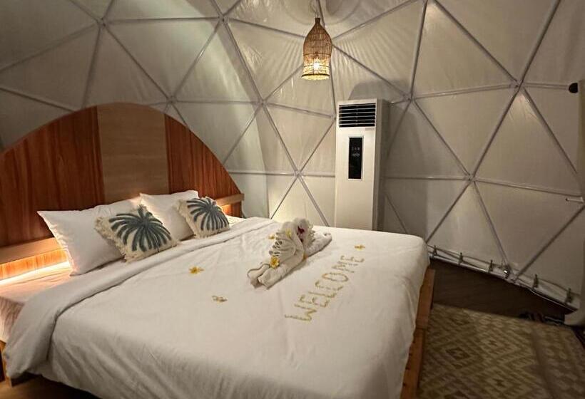 בית מלון כפרי Glamping @ Pebbles & Fins