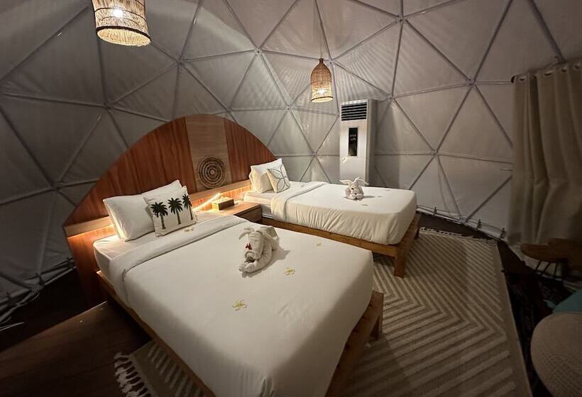 בית מלון כפרי Glamping @ Pebbles & Fins