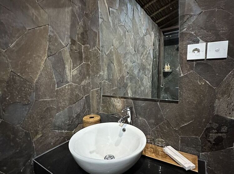 בית מלון כפרי Glamping @ Pebbles & Fins