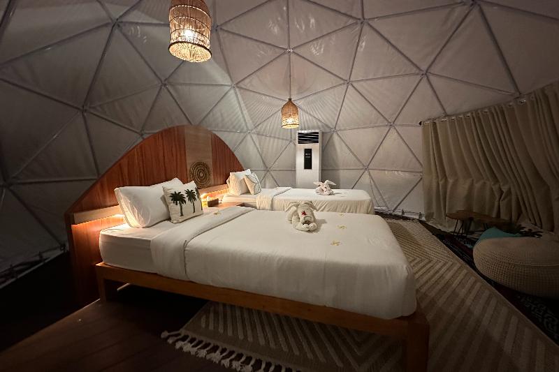 בית מלון כפרי Glamping @ Pebbles & Fins