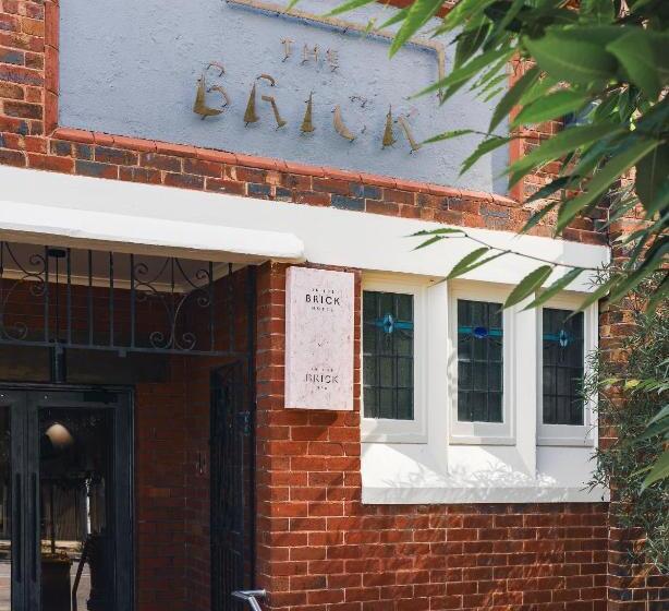 בית מלון כפרי In The Brick Spa And