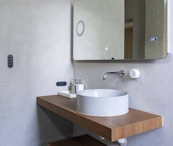 בית מלון כפרי In The Brick Spa And