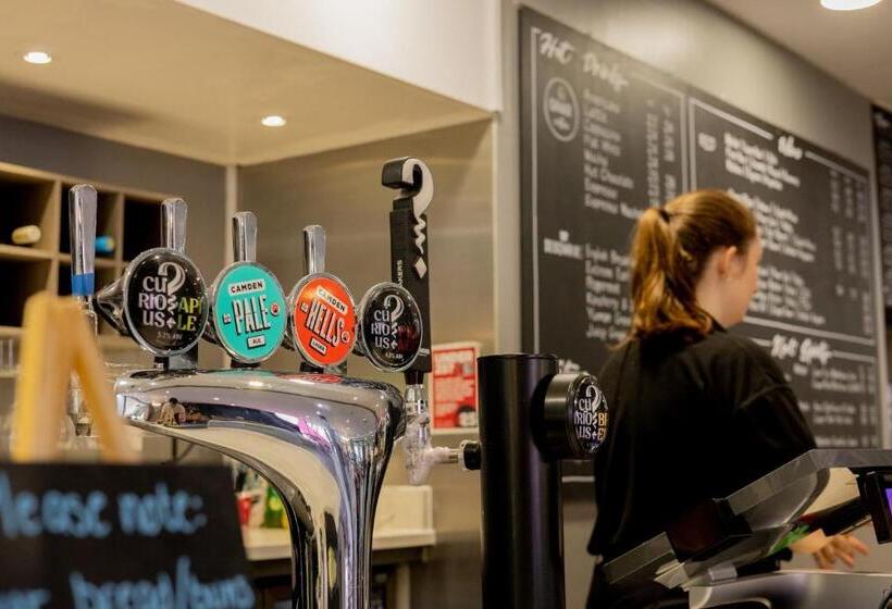 호텔 Keynes College Budget Accommodation