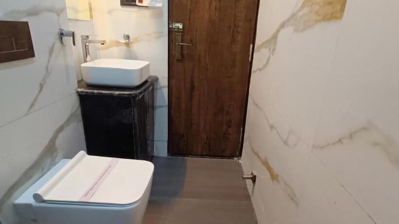 酒店 Madhavam  250 Mtr From Mathura Railway Station