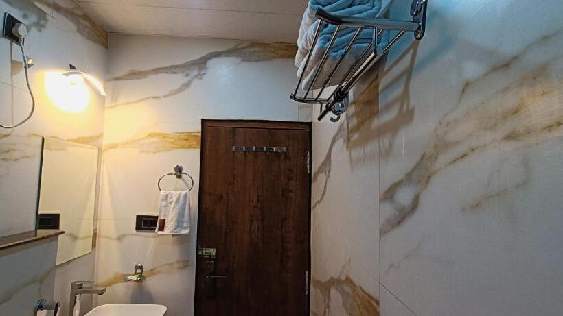 酒店 Madhavam  250 Mtr From Mathura Railway Station