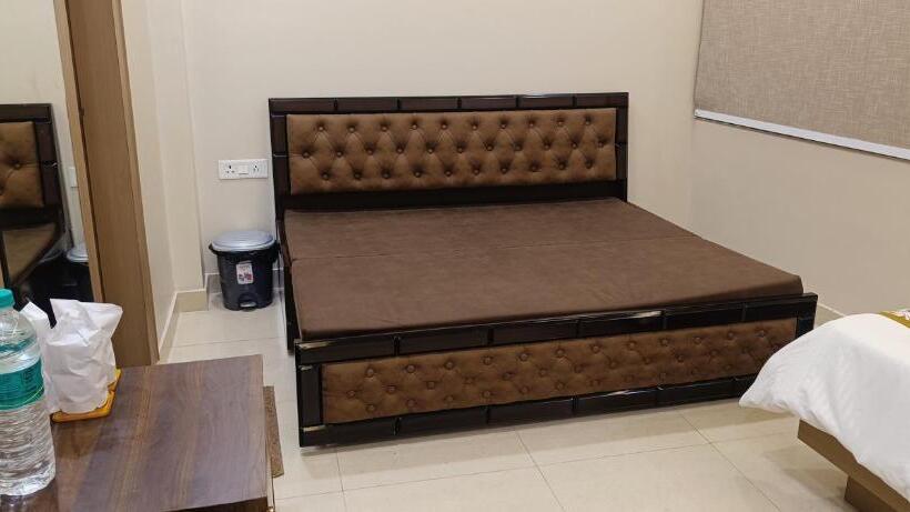 酒店 Madhavam  250 Mtr From Mathura Railway Station