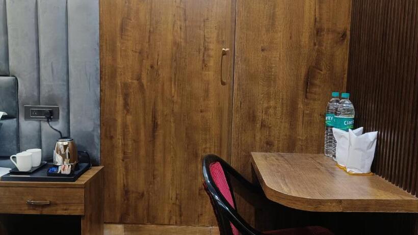 酒店 Madhavam  250 Mtr From Mathura Railway Station