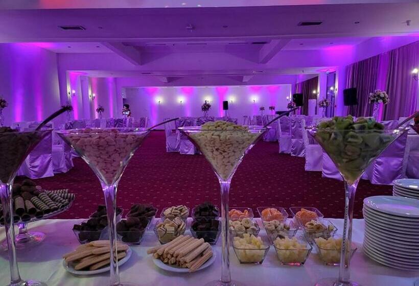 هتل Mayberry Highway Apartmani Medijapark