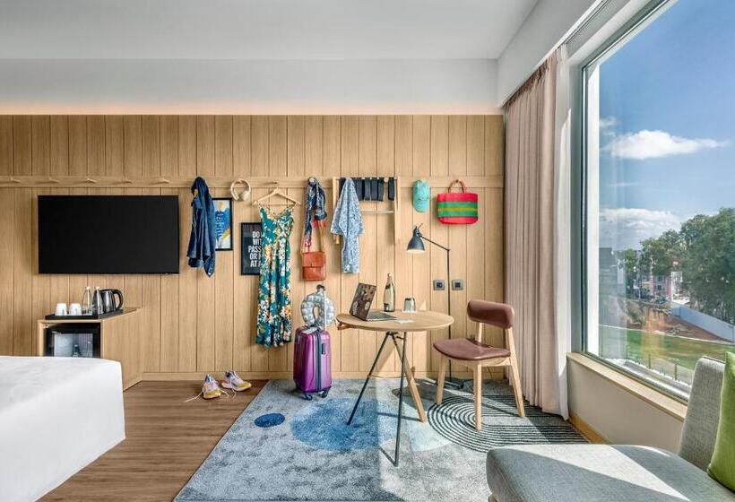 Отель Moxy Bengaluru Airport Prestige Tech Cloud