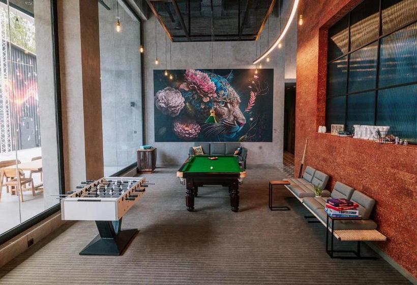 Отель Moxy Bengaluru Airport Prestige Tech Cloud