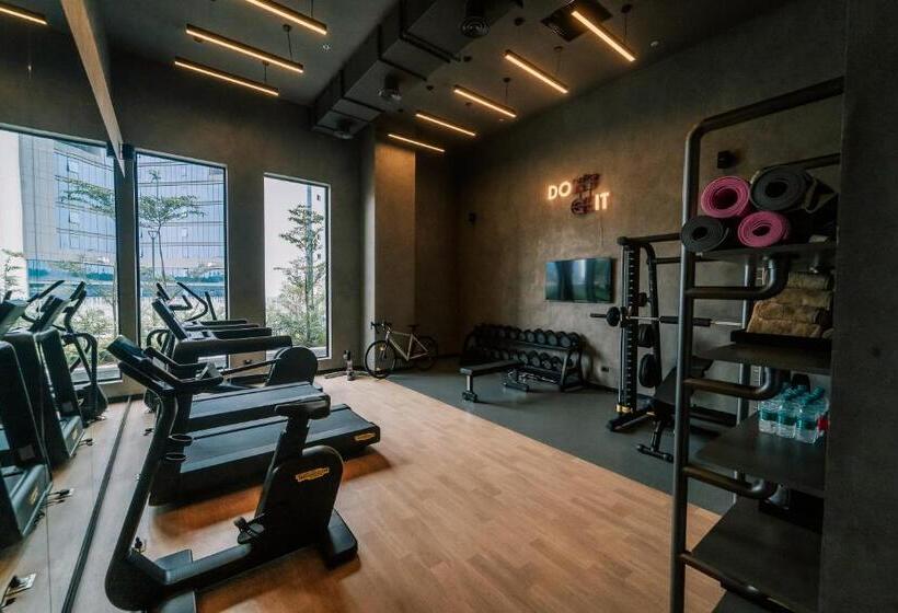 Отель Moxy Bengaluru Airport Prestige Tech Cloud