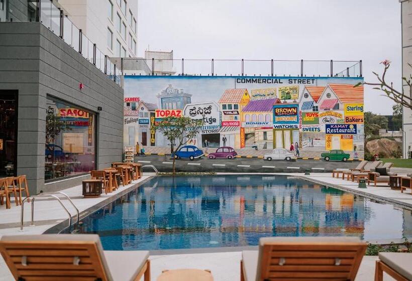 Отель Moxy Bengaluru Airport Prestige Tech Cloud