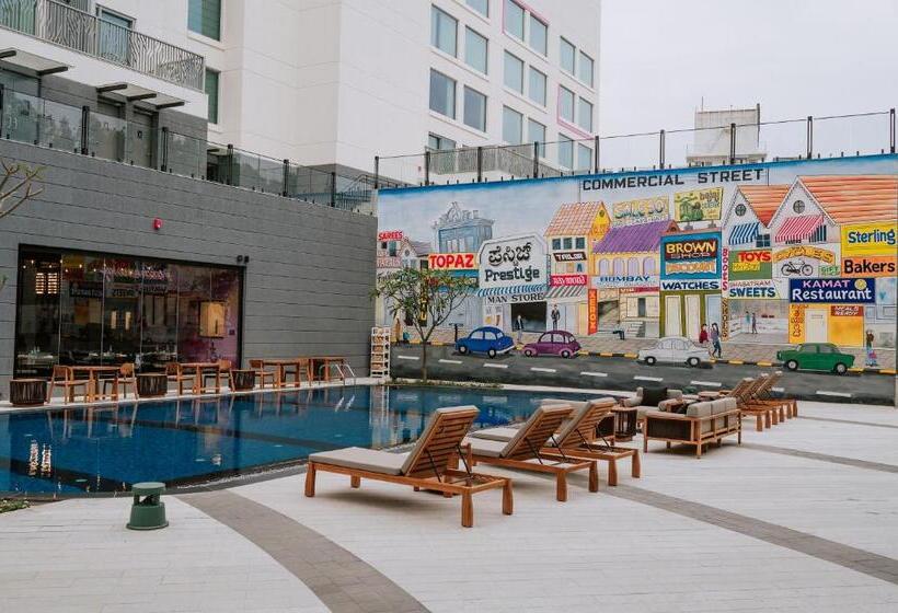 Отель Moxy Bengaluru Airport Prestige Tech Cloud