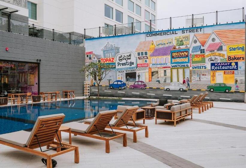 Отель Moxy Bengaluru Airport Prestige Tech Cloud