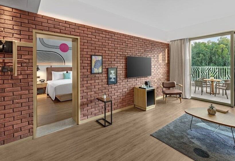 Отель Moxy Bengaluru Airport Prestige Tech Cloud