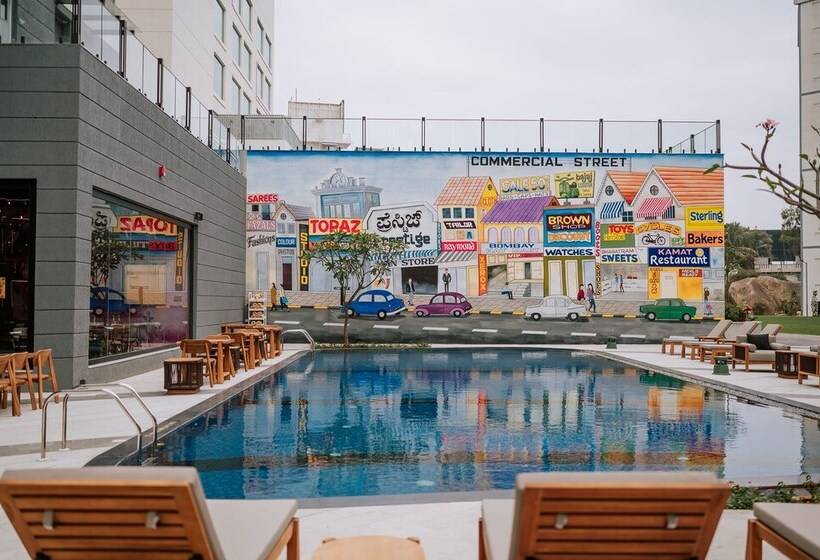 Отель Moxy Bengaluru Airport Prestige Tech Cloud