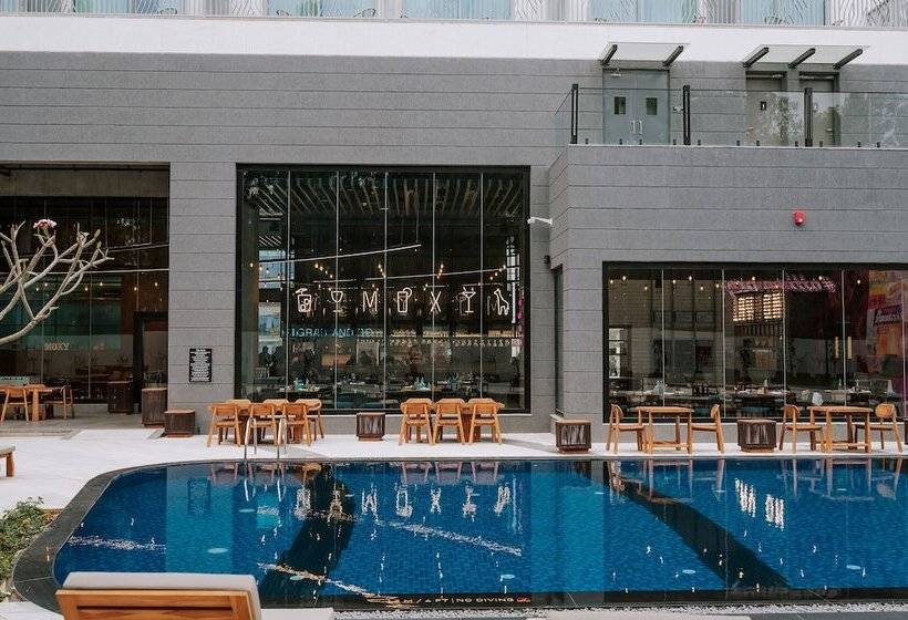 Отель Moxy Bengaluru Airport Prestige Tech Cloud