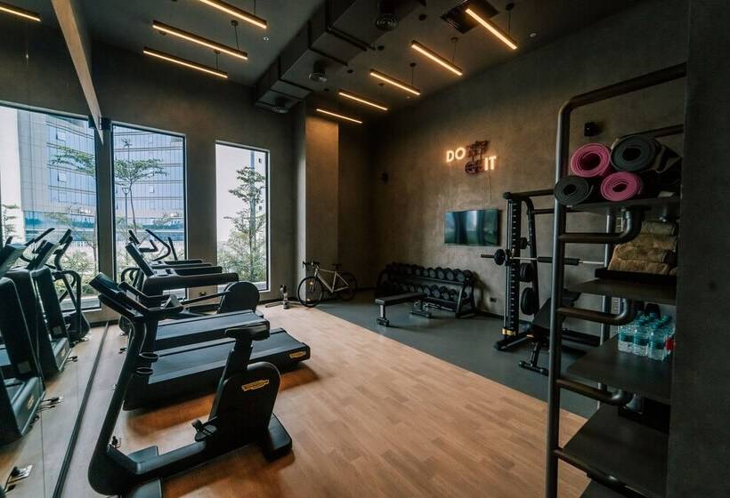 Отель Moxy Bengaluru Airport Prestige Tech Cloud