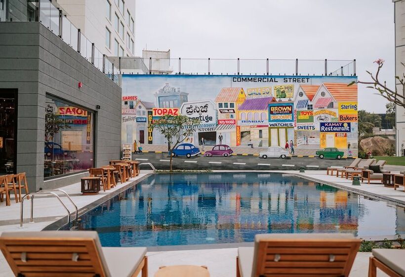 Отель Moxy Bengaluru Airport Prestige Tech Cloud