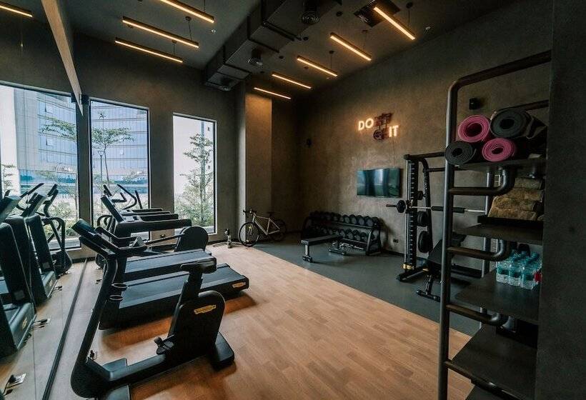 Отель Moxy Bengaluru Airport Prestige Tech Cloud