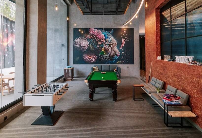 Отель Moxy Bengaluru Airport Prestige Tech Cloud