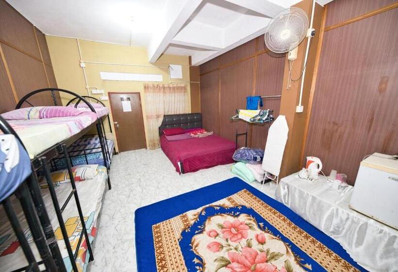 فندق Oyo 90915 Ilham Villa