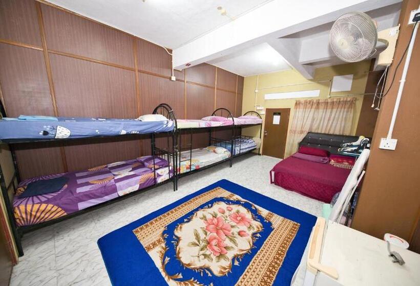 فندق Oyo 90915 Ilham Villa
