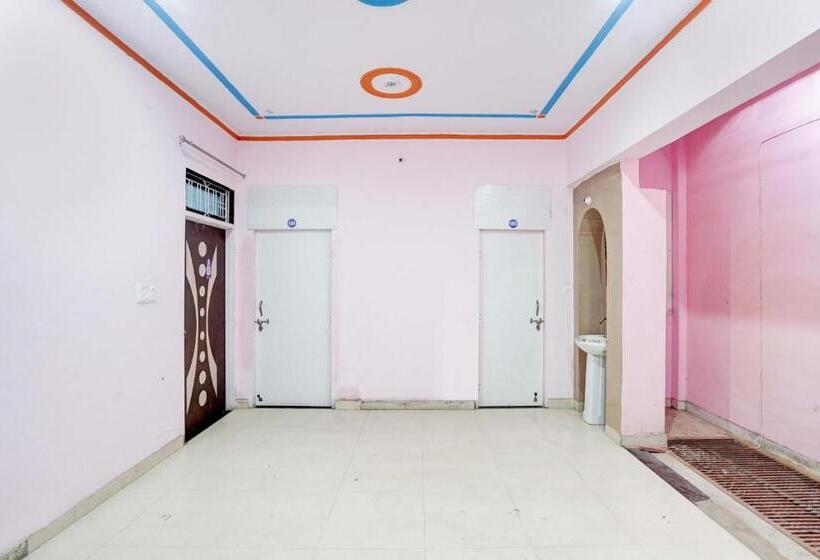 Отель Oyo Red Rose